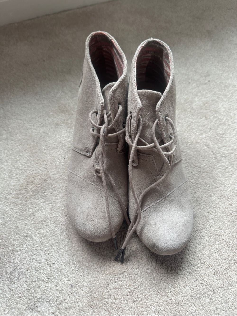 Toms Women's Suede Lace-Up Ankle Boots in Light Gray